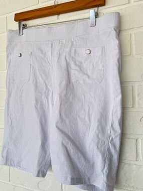 89th & Madison High Waisted While Bermuda Shorts Large